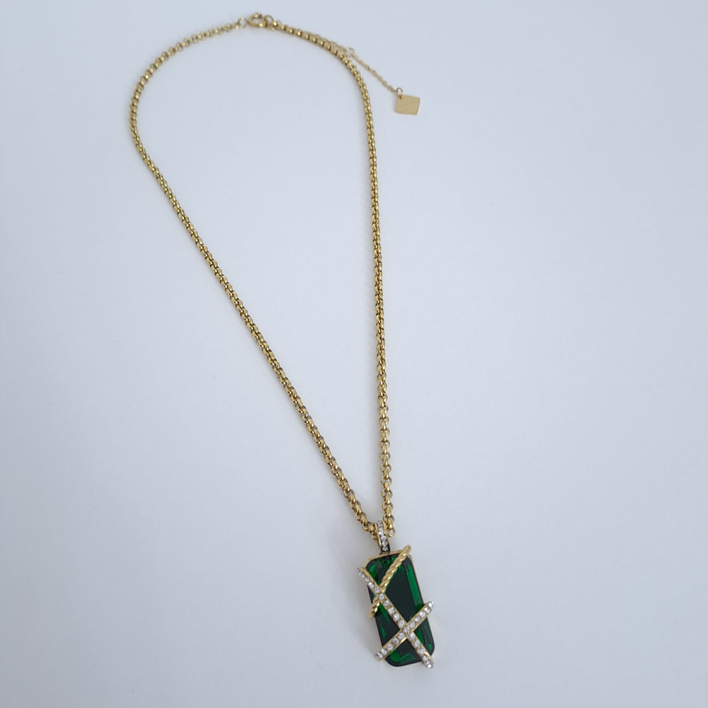 Colar com Zircónias em Fio Entrelaçado