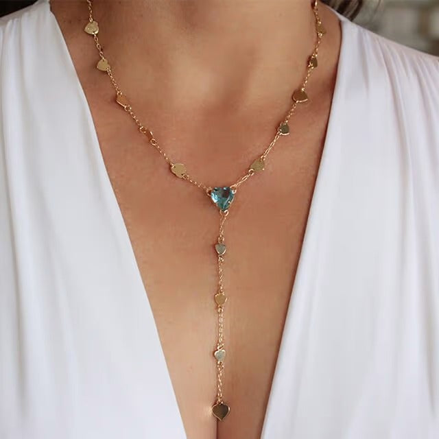 Colar Banhado a Ouro 18k com Corações Lisos e Coração de Cristal Azul