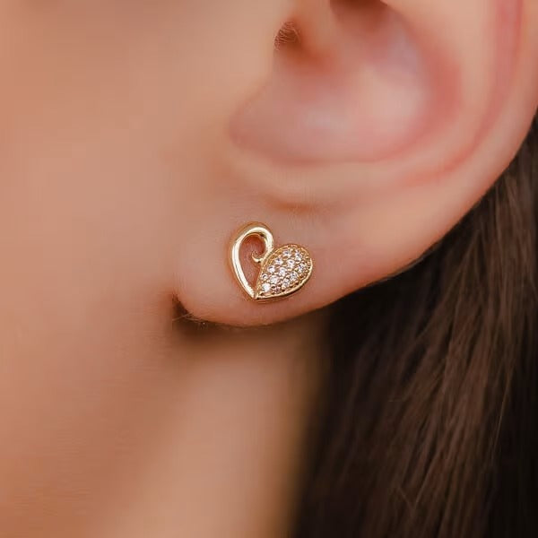 Brincos em Forma de Coração com Micro Zircónias Banhados a Ouro 18k