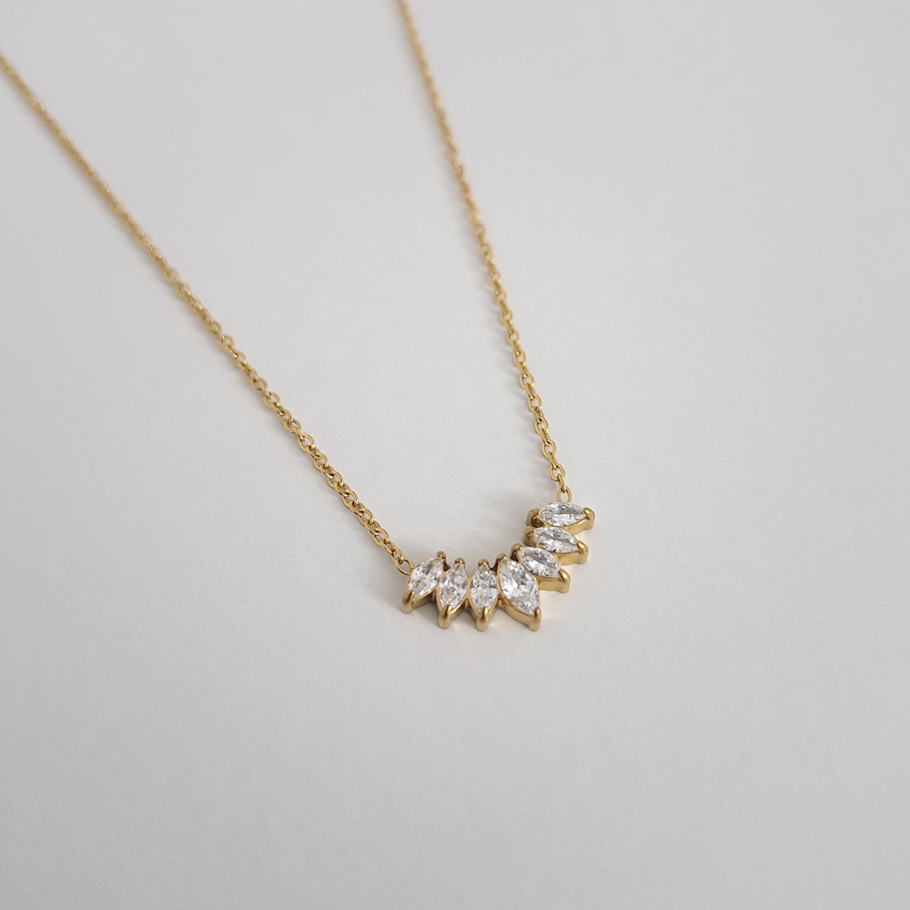 Colar Dourado com Zircónias