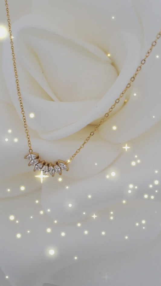 Colar Dourado com Zircónias