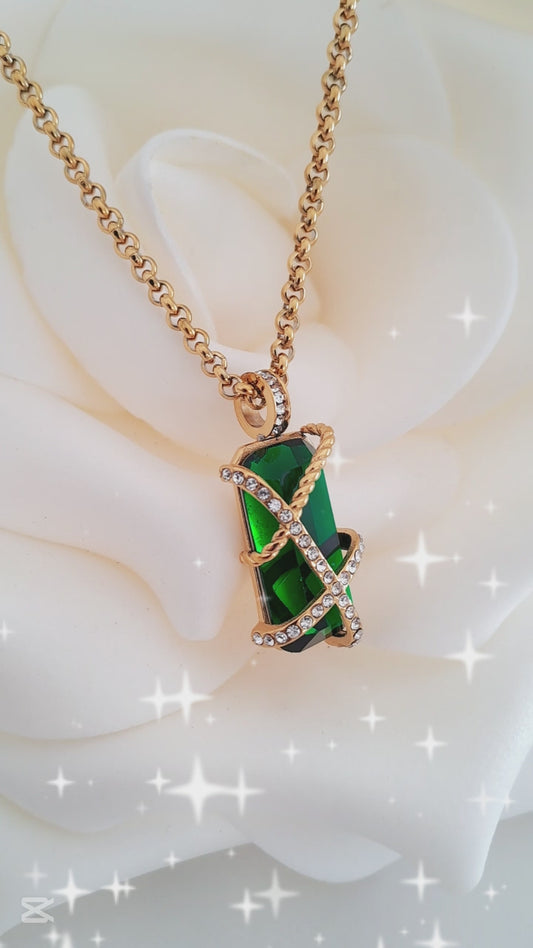 Colar com Zircónias em Fio Entrelaçado